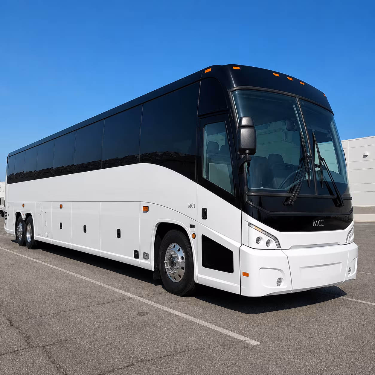 employee shuttle buses between farmington hills and detroit metro airport