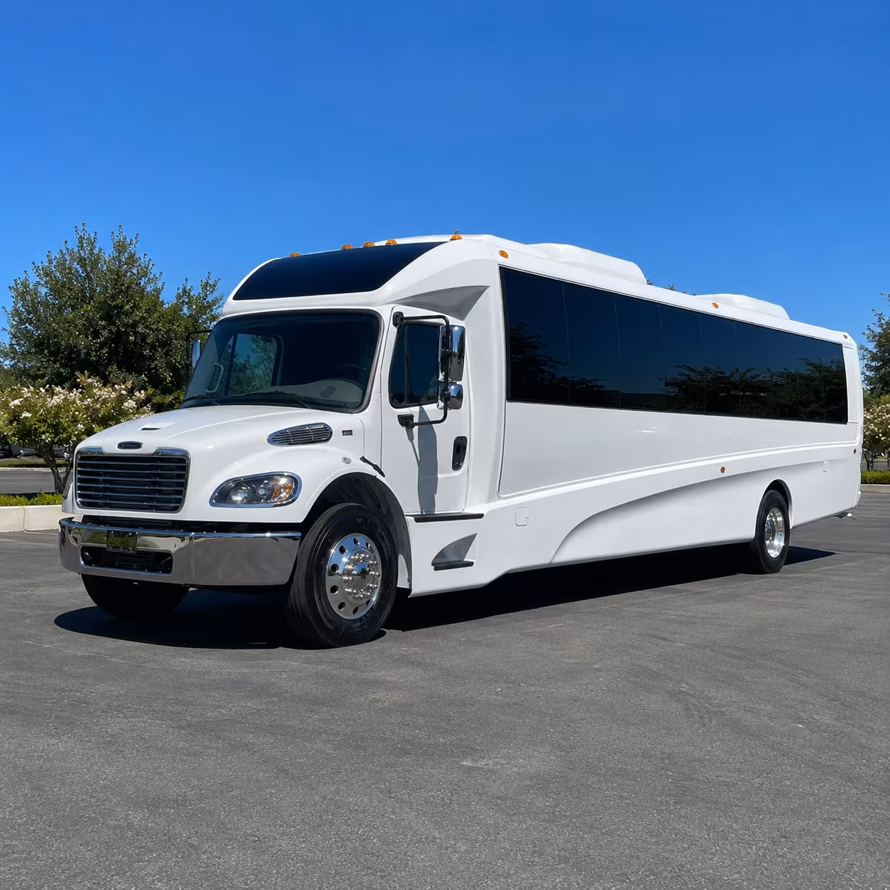 farmington hills 15 passenger minibus