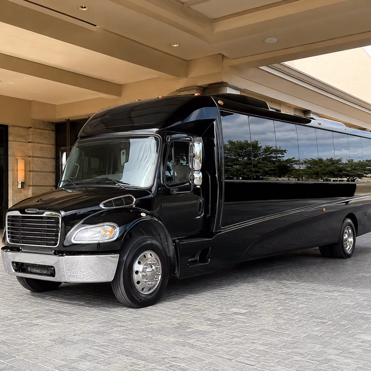 farmington hills 20 passenger minibus