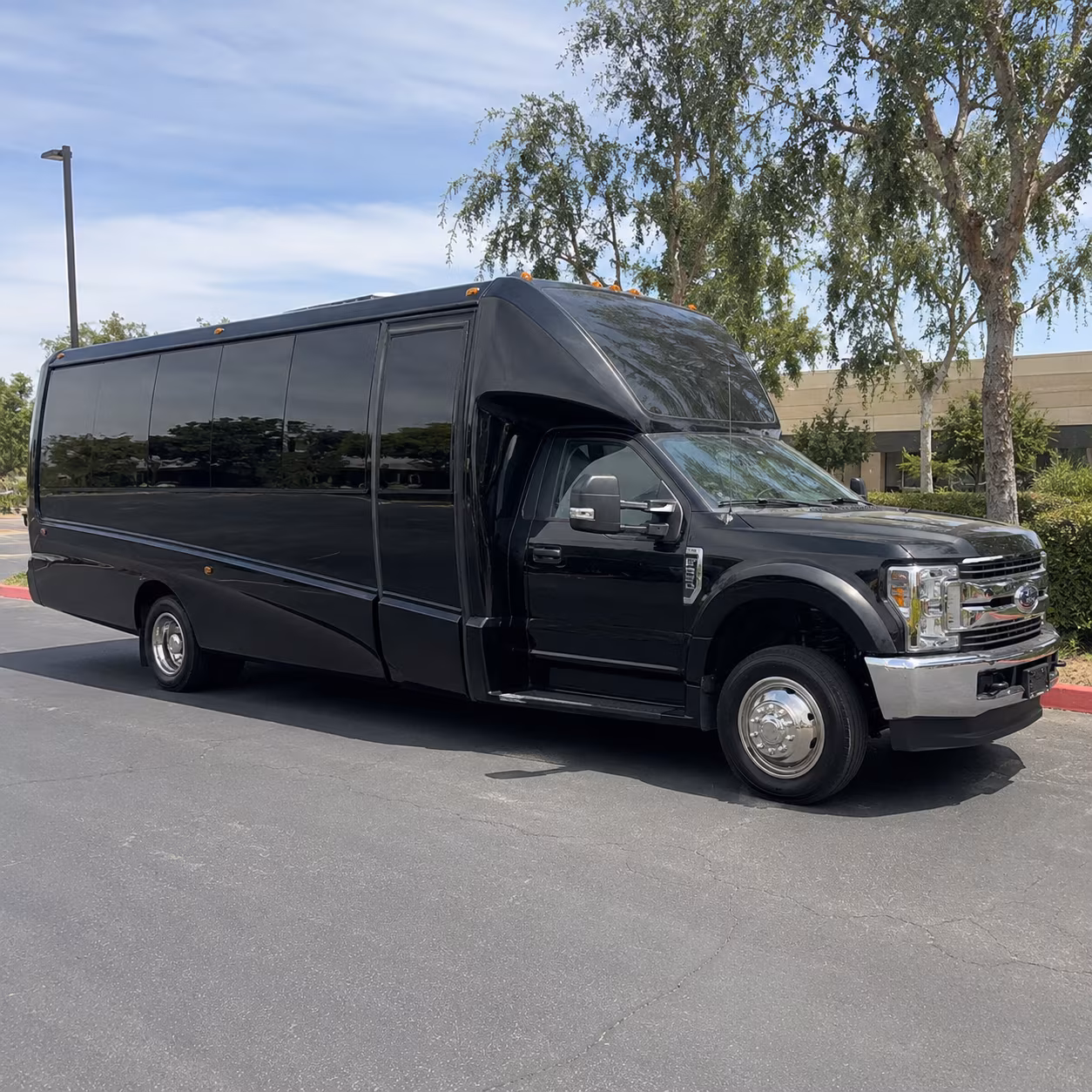 farmington hills concert party bus rental