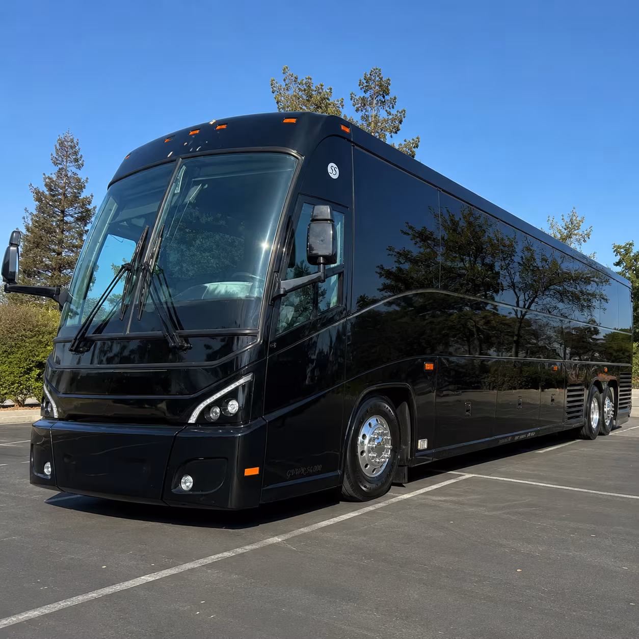 farmington hills hotel shuttle buses to and from dtw