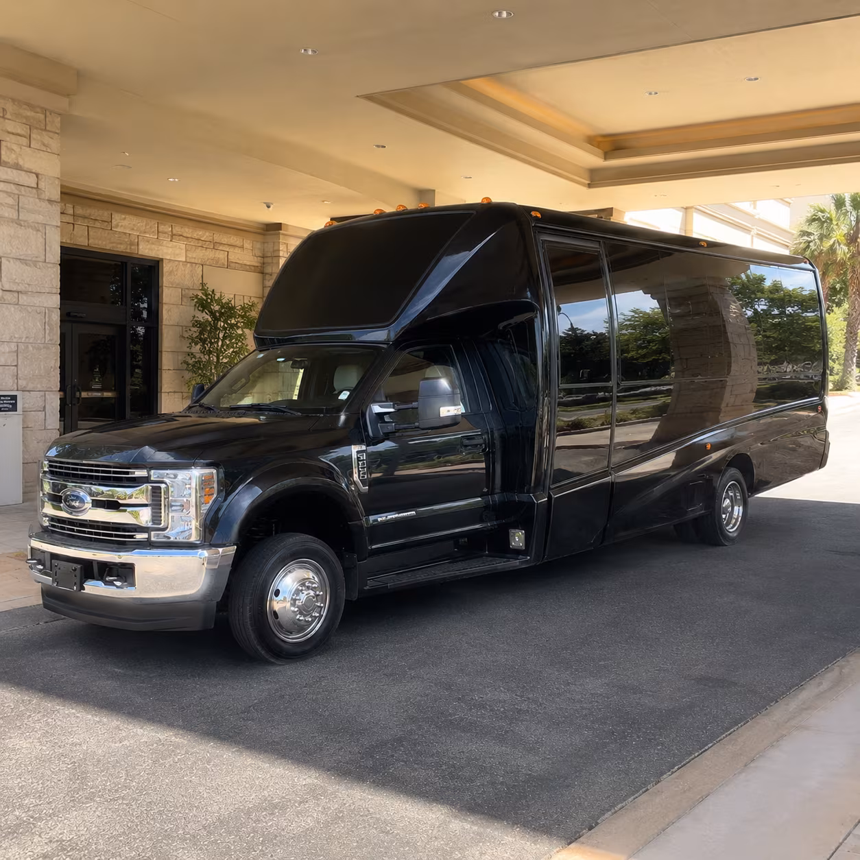 farmington hills prom party bus rental