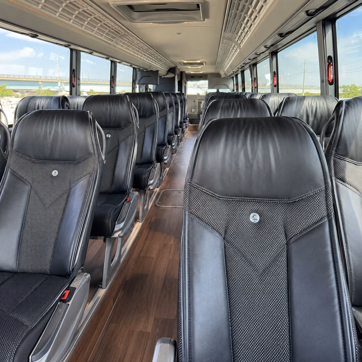 long distance school and group tour bus rentals from farmington hills michigan